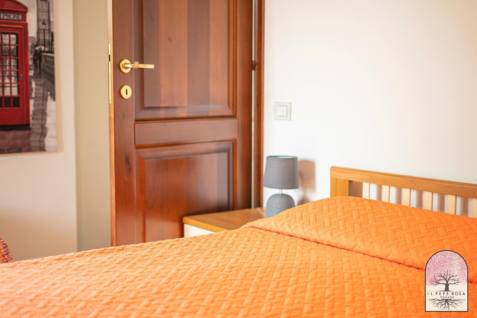 Bed and Breakfast Il Pepe Rosa Posada  Exterior foto